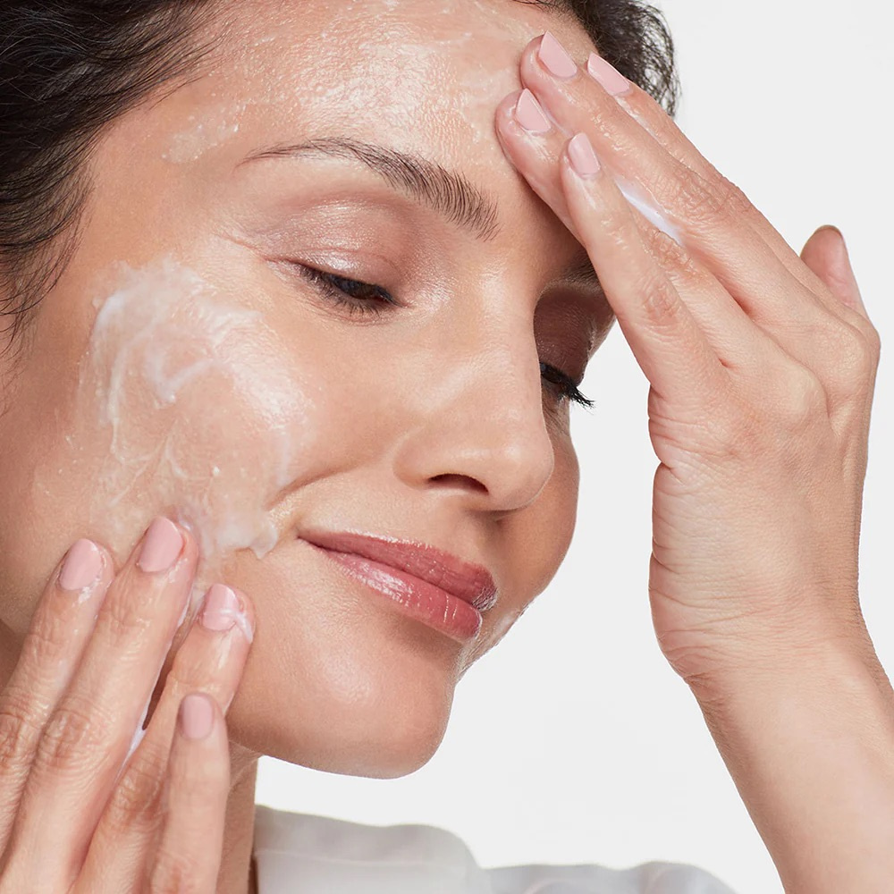 Exfoliating Cleasing MiniBar 30 ml. 
Darček Peelingové čistiace mlieko Exfoliating Cleasing MiniBar 30 ml. EXP 12/26
