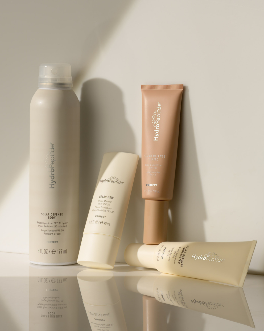 Opaľovací krém Spf 30 Solar Defense Tinted 15 ml.<br>Opaľovací a omladzujúci krém s SPF ochranou. Jemne krycí krém.