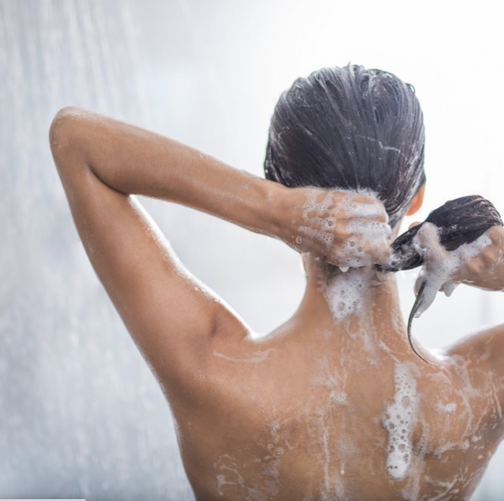 Šampón proti vypadávaniu vlasov a na alopéciu s placentárnym výťažkom.<br> 3.1L DSD Intense Shampoo 500 ml.