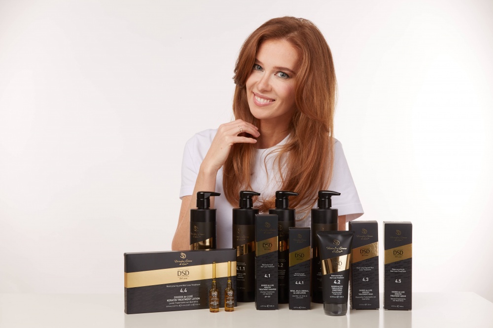 DSD SIMONE DE LUXE KERATIN TREATMENT MASK 
4.3L Maska na vlasy s keratínom proti vypadávaniu a lámaniu vlasov.
