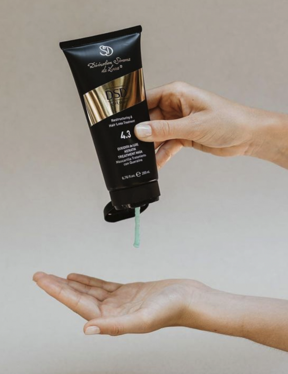 DSD SIMONE DE LUXE KERATIN TREATMENT MASK 
4.3L Maska na vlasy s keratínom proti vypadávaniu a lámaniu vlasov.