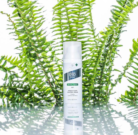Zvlhčujúci a upokojujúci krém pre šupinatú pokožku hlavy. Proti svrbeniu a suchej pokožky hlavy.<br>007 Miracle Skin Control Cream<br>EXP 06/25 Zľava 20%
