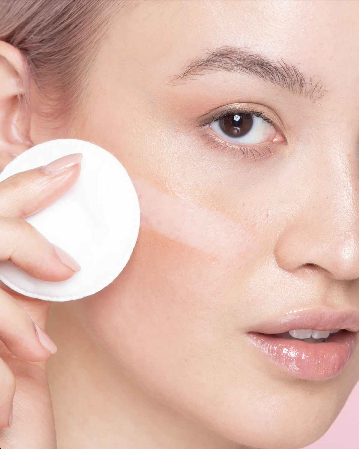SKIN MINUTE DÉMAQ EXPRESS LOTION MAKE UP REMOVER 
Pleťové mlieko 3 v 1 so ženšenom. Prírodné odstránenie make-upu