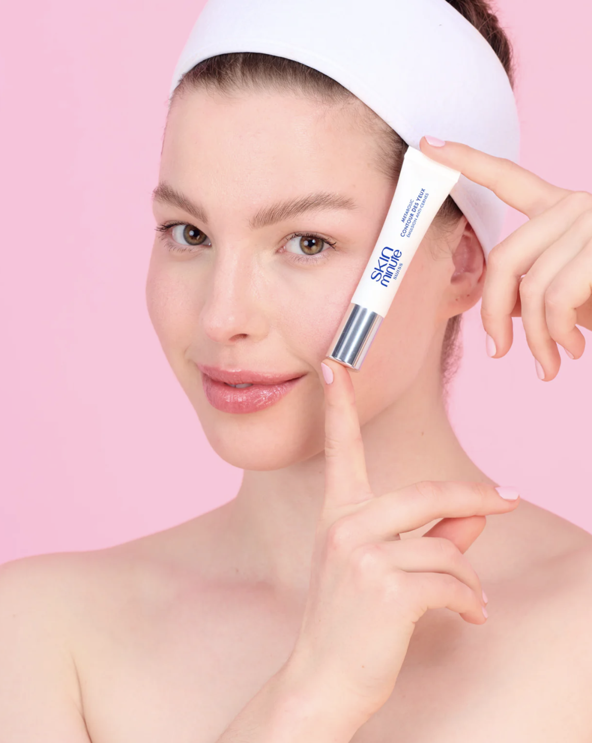 SKIN MINUTE METABOLIC EYE CONTOUR GEL 
Očný gél s kofeínom a výťažkom z morskej riasy<br>Eye Gel Shot proti opuchom a tmavým kruhom 15 ml.