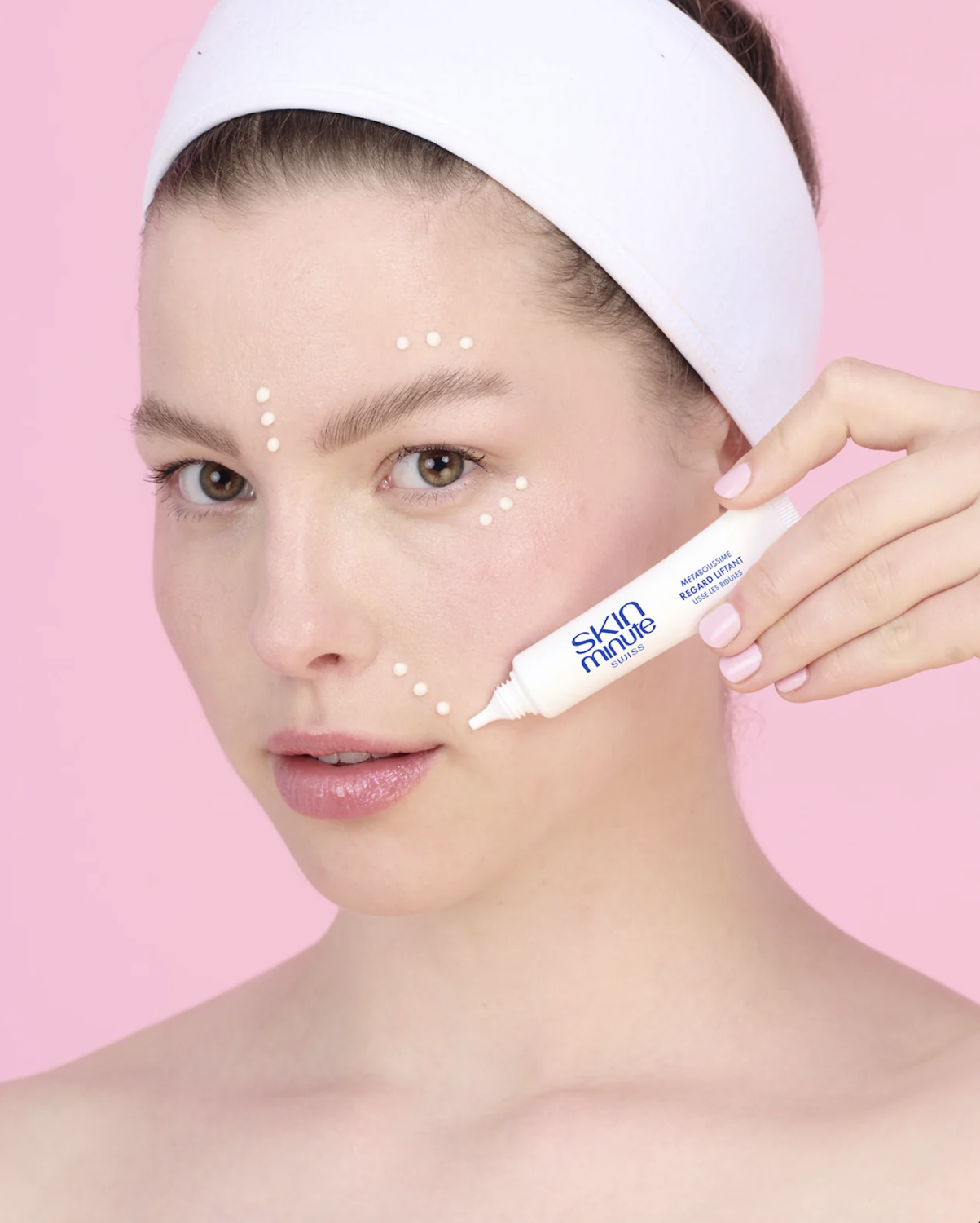 SKIN MINUTE METABOLISSIME LIFTING EYE CONTOUR 
Liftingový očný krém zo zelených morských rias a Kiwai<br>Očný krém na redukciu tmavých kruhov a na vyhladenie vrások.<br> ​ORGANIC SWISS