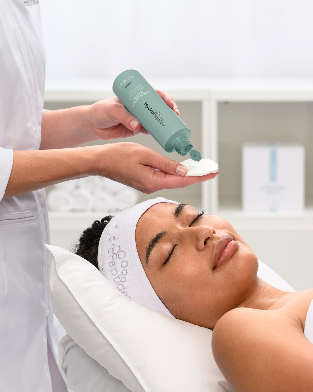 HYDROPEPTIDE LIQUID RESURFACING SOLUTION 
Pleťový peeling s kyselinou salyciliovou a CellRenew-16