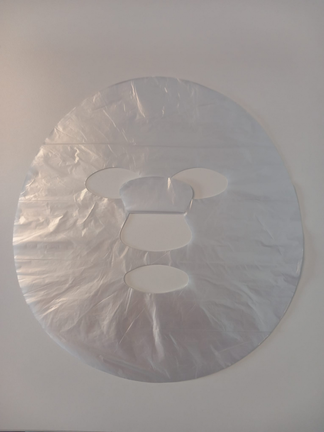 GIFT - DISPOSABLE TRANSPARENT FOIL MASK 
Darček - Jednorázova fólia na tvár s otvormi