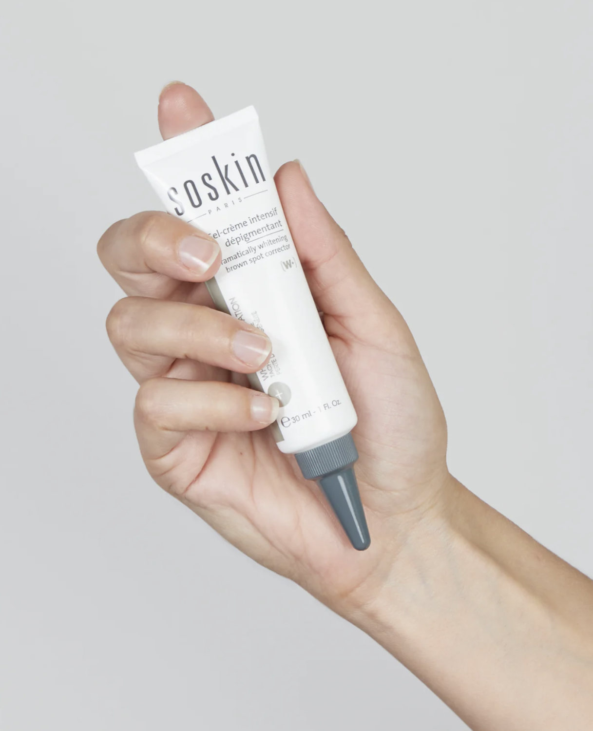 SOSKIN DRAMATICALLY WHITENING BROWN SPOT CORRECTOR <br> EXP 04/26 Zľava 80% 
Intenzívny depigmentačný gélový krém 30 ml.