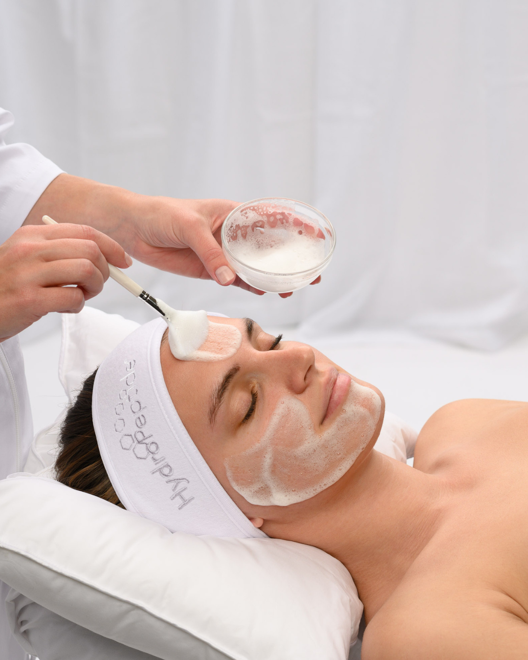 HYDROPEPTIDE CLEANSING GEL 
Čistiaci pleťový gél s hydratáciou s peptidmi