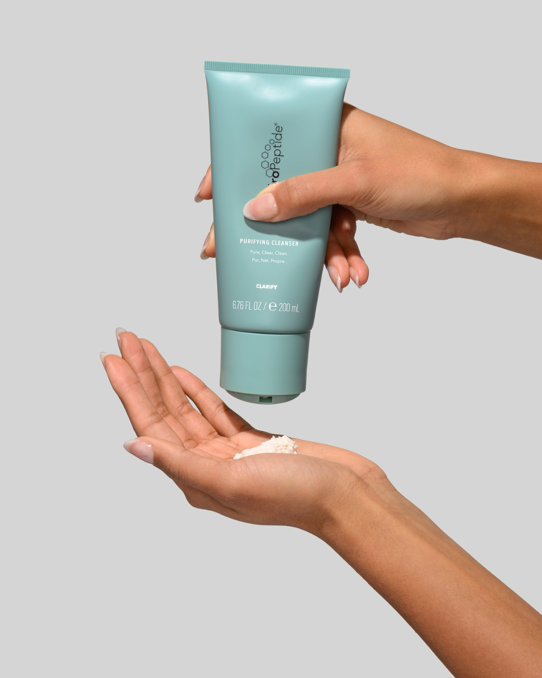 HYDROPEPTIDE PURIFYING CLEANSER GEL 
Čistiaci pleťový gél pre mastnú aj citlivú pleť  s kyselinou salicylovou a čistiacim peptidom.