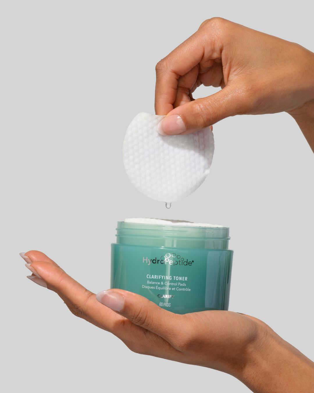 HYDROPEPTIDE CLARIFYING TONER 
Pleťový toner s rozjasňujúcim účinkom s kyselinou mliečnou a azeolovou s jemnou exfoliáciou.