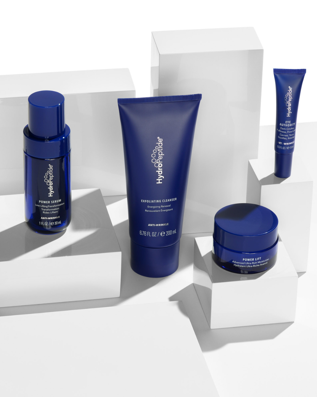 HYDROPEPTIDE EXFOLIATING CLEANSER 
Jemné čistiace peelingové mlieko. Obsahuje peptidy s trojakým účinkom, kyselinu glykolovú a granule jojoba. Pomocou peniacich peptidov a citrusov dôkladne očistí pleť, pričom dodáva pokožke energiu, zlepšuje jej hy