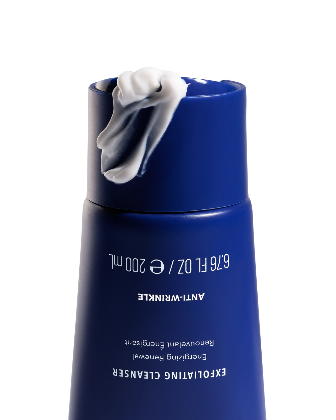 HYDROPEPTIDE EXFOLIATING CLEANSER 
Jemné čistiace peelingové mlieko. Obsahuje peptidy s trojakým účinkom, kyselinu glykolovú a granule jojoba. Pomocou peniacich peptidov a citrusov dôkladne očistí pleť, pričom dodáva pokožke energiu, zlepšuje jej hy