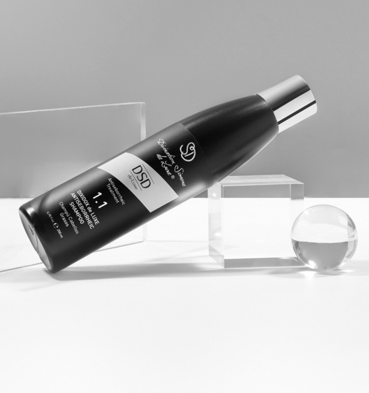 DSD SIMONE DE LUXE ANTISEBORRHEIC SHAMPOO 
1.1 Šampón na seboreu proti zápalom a svrbeniu. Pre podporu rastu vlasov.