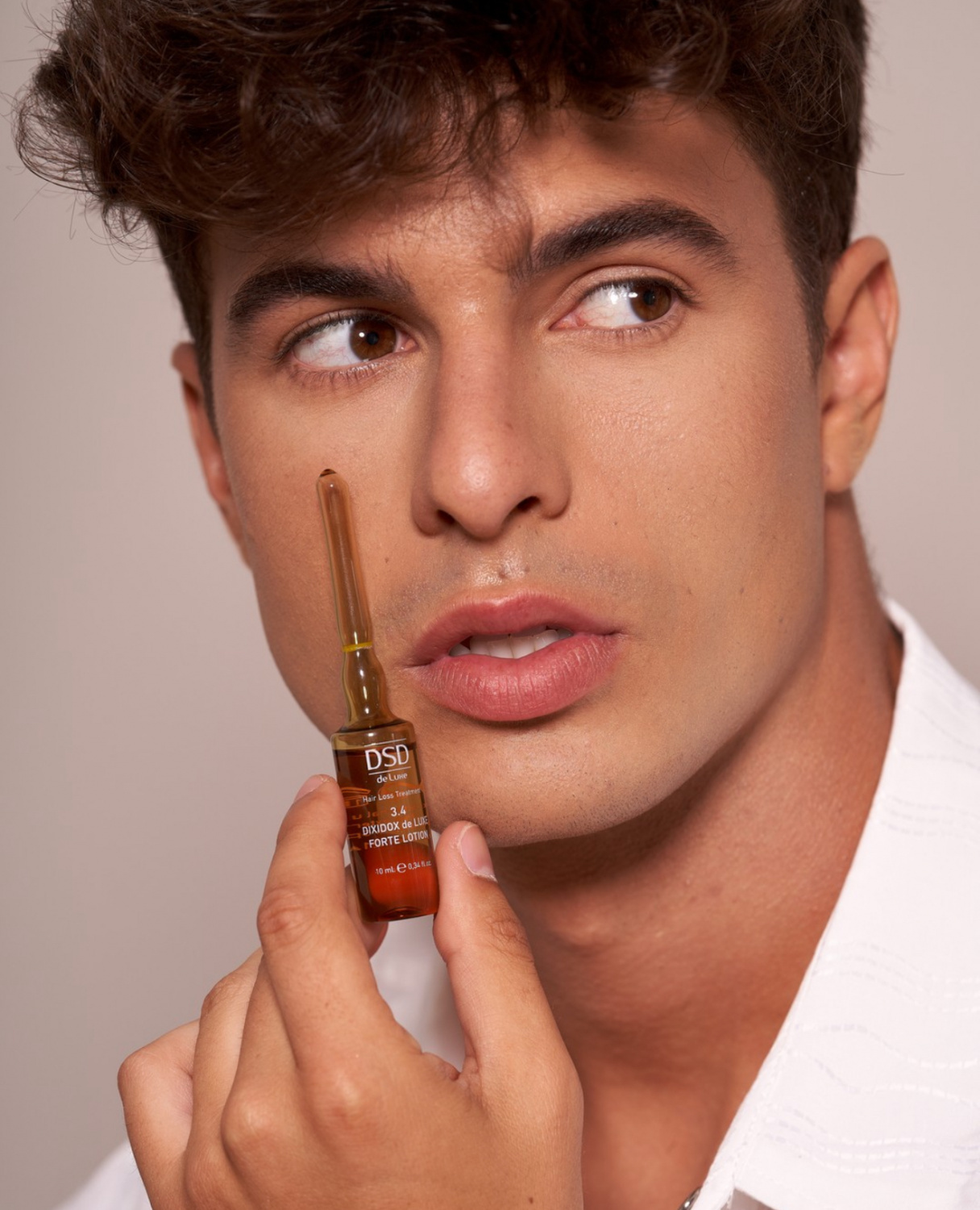 DSD SIMONE DE LUXE FORTE LOTION 
3.4 DSD Ampulky proti vypadávaniu vlasov. Profesionálne vlasové hnojivo pre rast a obnovu vlasov.