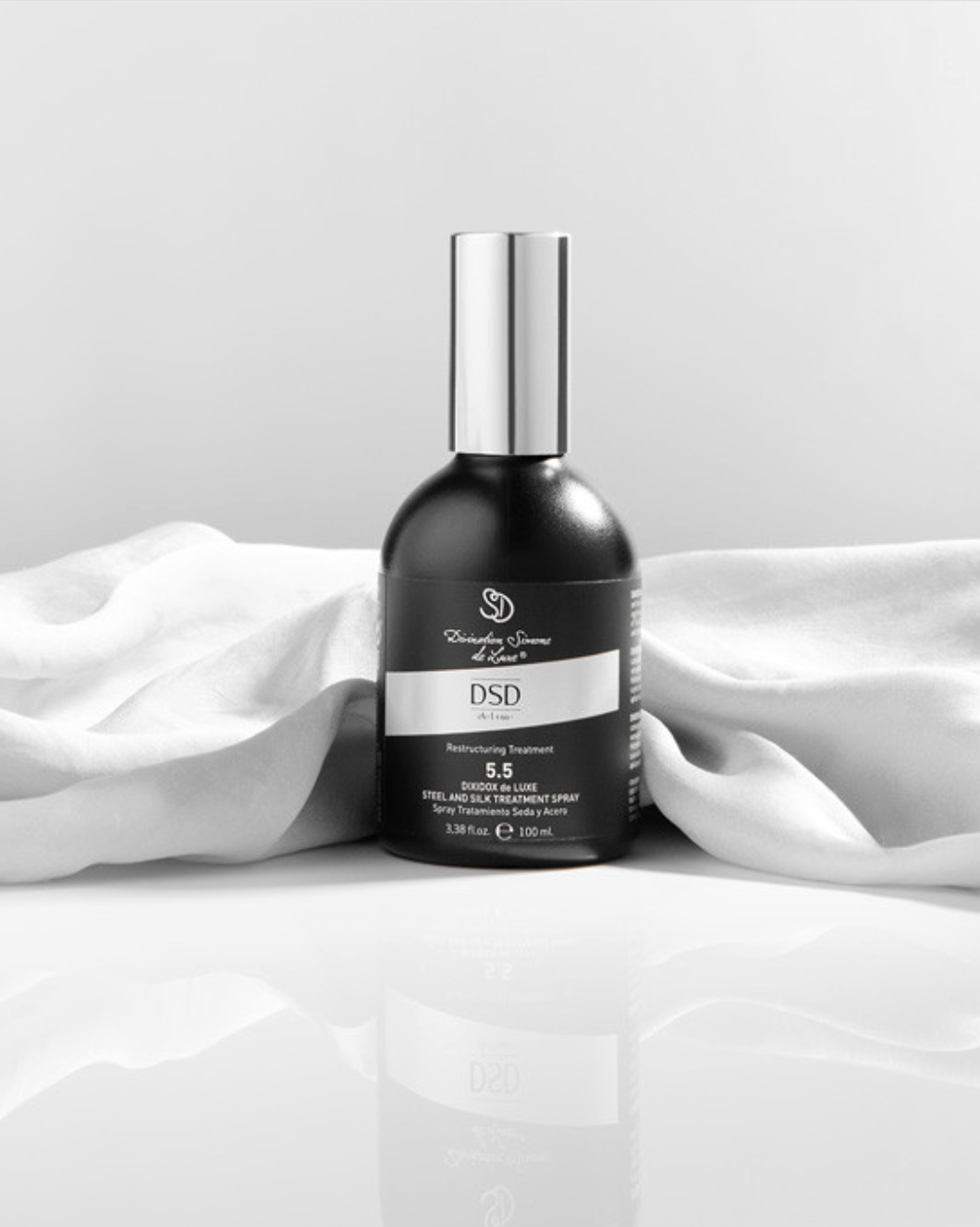 DIXIDOX DE LUXE STEEL SILK TREATMENT SPRAY 
5.5 Hydratačný ochranný sprej pre jemné vlasy s UV ochranou. Spevňuje, ochraňuje vlasy pred vysušovaním vlasov a končekov vlasov.