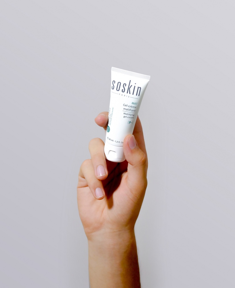 SOSKIN MATTIFYING GEL-CREAM 
Podkladový zmätňujúci krém pod make up, proti lesku pleti